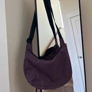 Medium Nylon Crescent Bag Raisin
